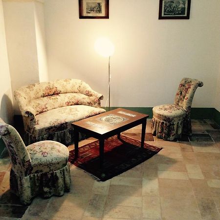 B&B Antica Biblioteca แฟร์โม ภายนอก รูปภาพ
