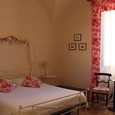 B&B Antica Biblioteca แฟร์โม ภายนอก รูปภาพ