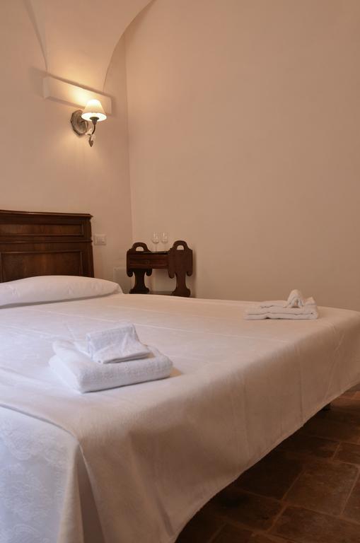 B&B Antica Biblioteca แฟร์โม ห้อง รูปภาพ